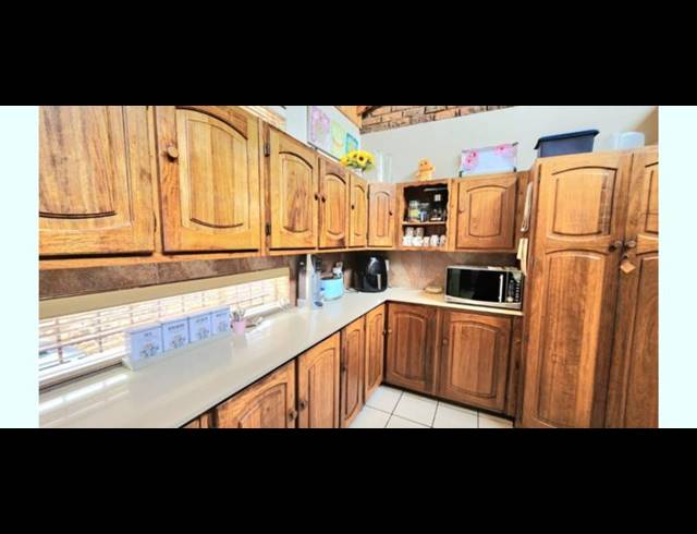 4 BEDROOM HOUSE FOR SALE IN EDLEEN